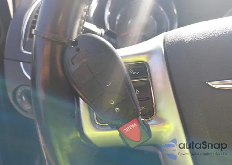 2013 Chrysler Town & Country Touring z USA, uszkodzony, nr VIN 2C4RC1BG4DR503363